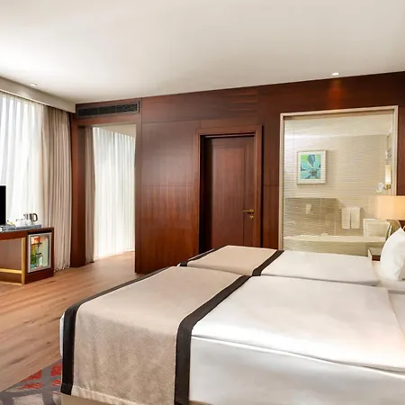 Elite World Grand Basin Ekspres Hotel 5*