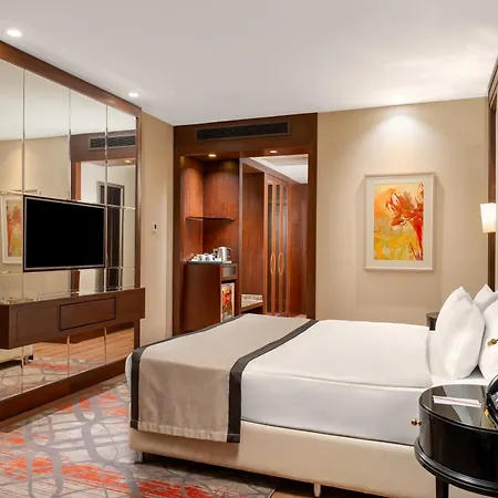 Hotel Elite World Grand Basin Ekspres 5*