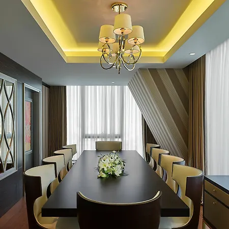 Elite World Grand Basin Ekspres 호텔